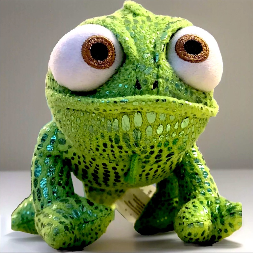 Disney Parks Store Tangled Pascal Chameleon Plush Toy Stuffed Rapunzel Pet